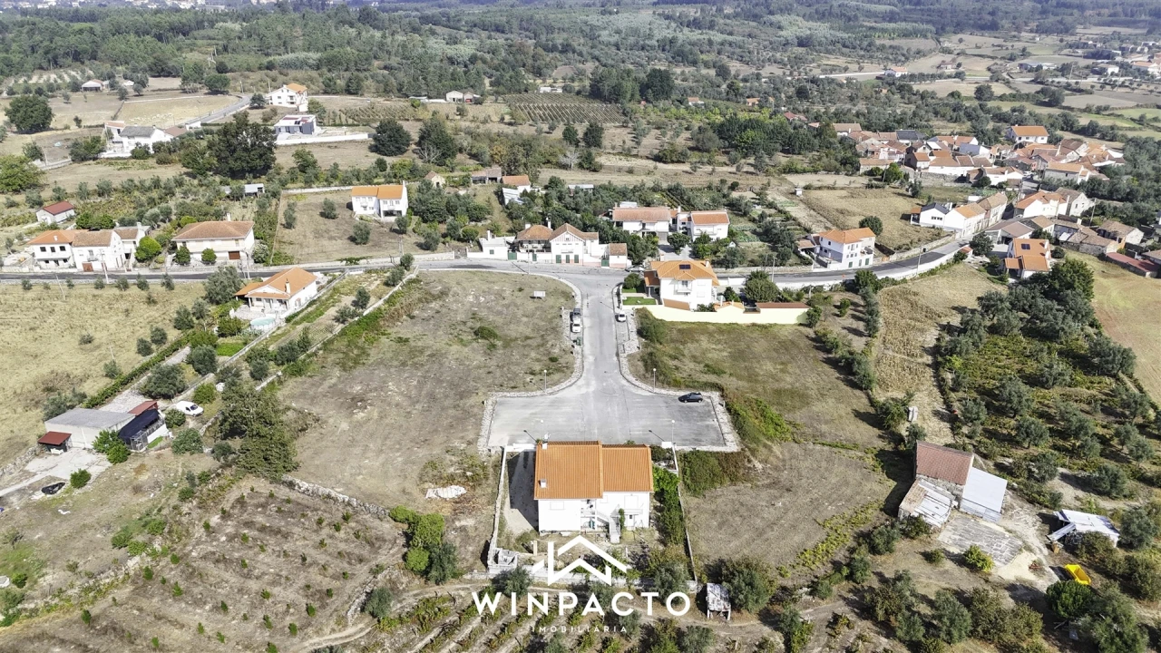 Terreno para Venda em Espinho Foto 6