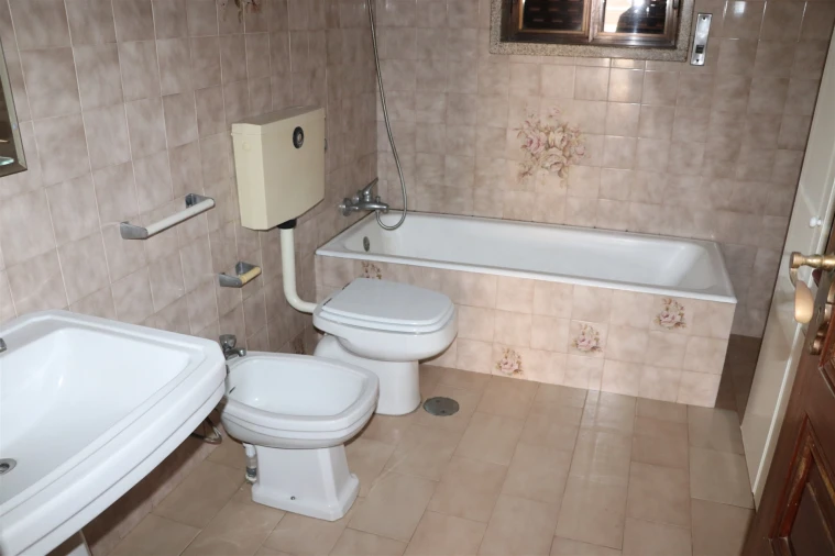 Moradia T6 para Venda em Freamunde Foto 35