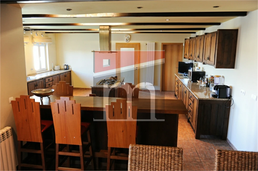 Moradia T3 para Venda em Santa Marinha e São Martinho Foto 16