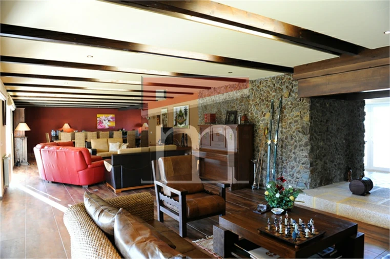 Moradia T3 para Venda em Santa Marinha e São Martinho Foto 12