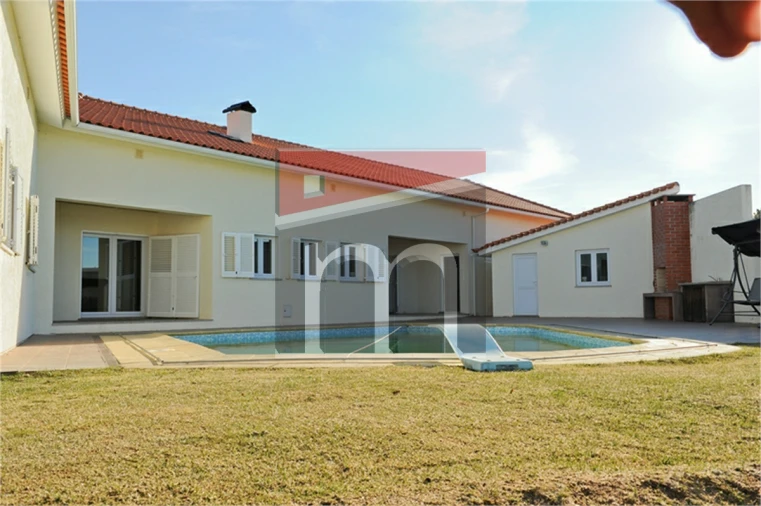 Moradia T3 para Venda em Santa Marinha e São Martinho Foto 19