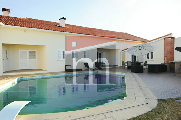 Moradia T3 para Venda em Santa Marinha e São Martinho Foto 29