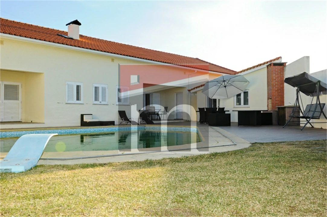 Moradia T3 para Venda em Santa Marinha e São Martinho Foto 30