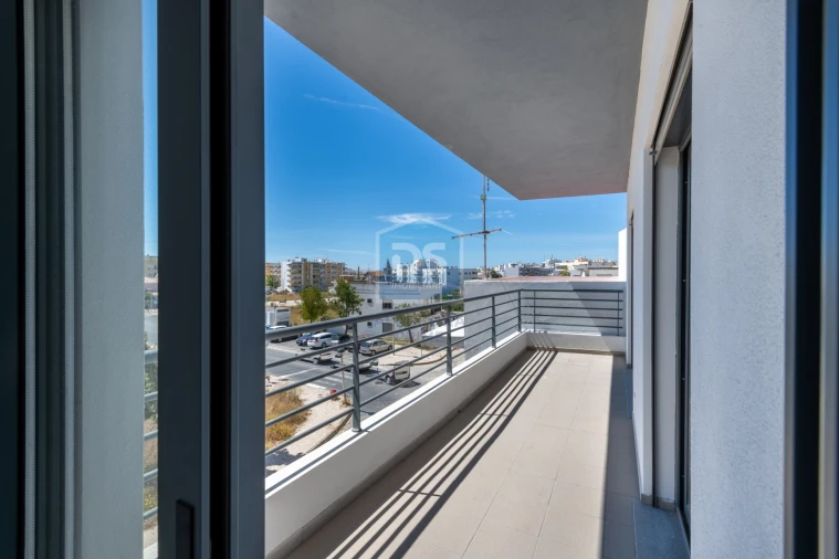 Apartamento T4 para Venda em Quelfes Foto 13