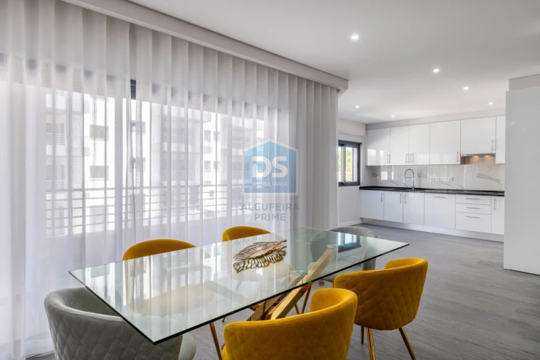 Apartamento T4 para Venda em Quelfes Foto 20