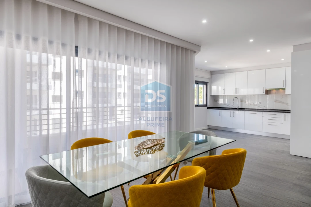 Apartamento T4 para Venda em Quelfes Foto 20