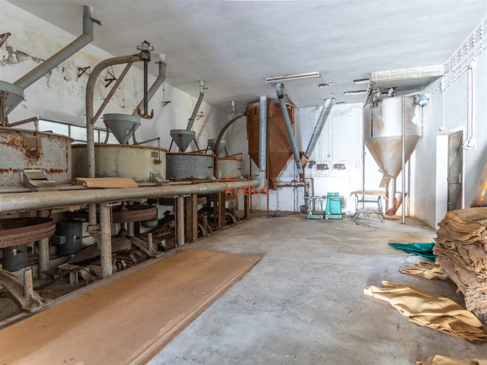 Armazém para Venda em Malhou, Louriceira e Espinheiro Foto 9