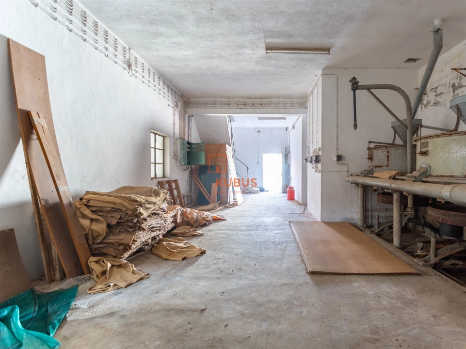 Armazém para Venda em Malhou, Louriceira e Espinheiro Foto 12