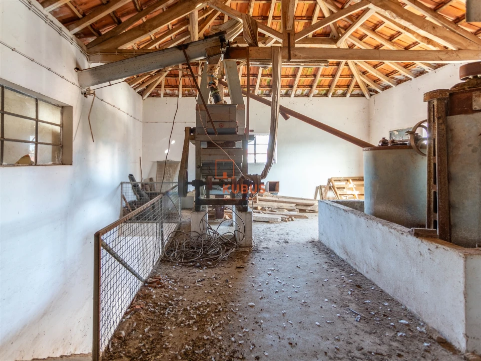 Armazém para Venda em Malhou, Louriceira e Espinheiro Foto 14