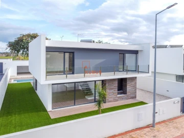 Moradia T5 para Venda em Nossa Sra de Fatima