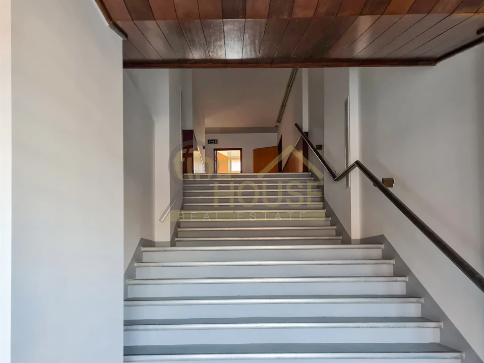 Loja para Arrendamento em Belém Foto 3