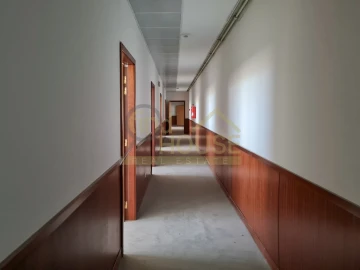 Loja para Arrendamento em Belém