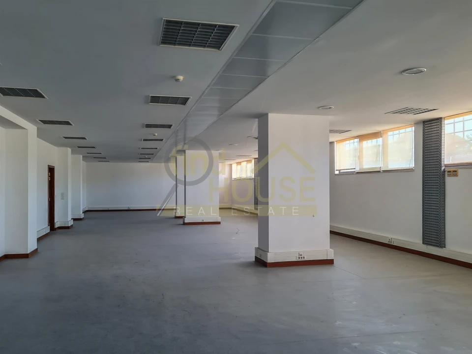 Loja para Arrendamento em Belém Foto 4