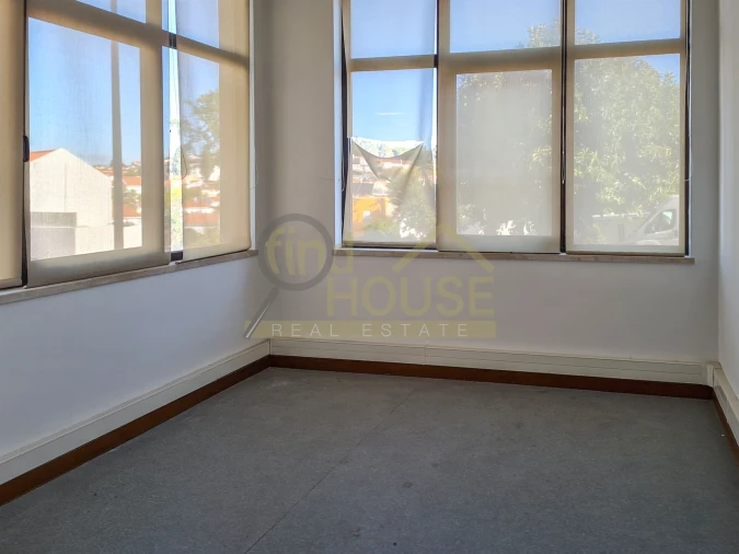 Loja para Arrendamento em Belém Foto 6