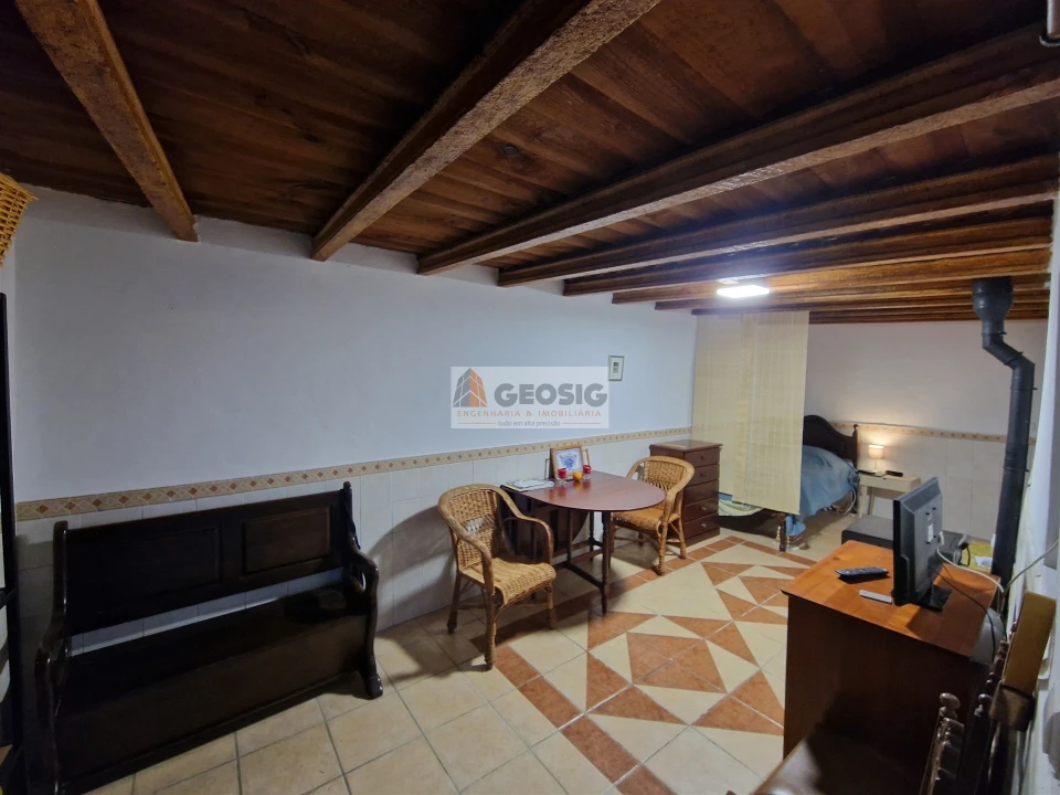 Moradia T1 para Venda em Santa Barbara de Padrões Foto 3