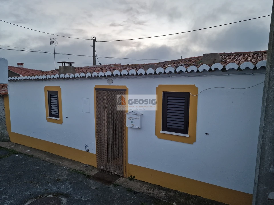 Moradia T1 para Venda em Santa Barbara de Padrões Foto 1