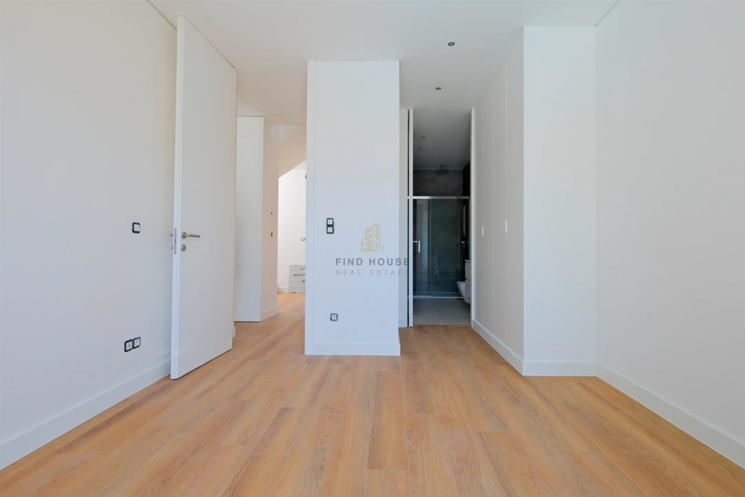 Moradia T3 para Venda em Alcabideche Foto 25