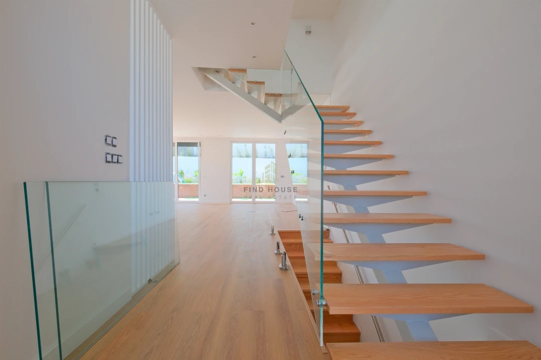 Moradia T3 para Venda em Alcabideche Foto 4