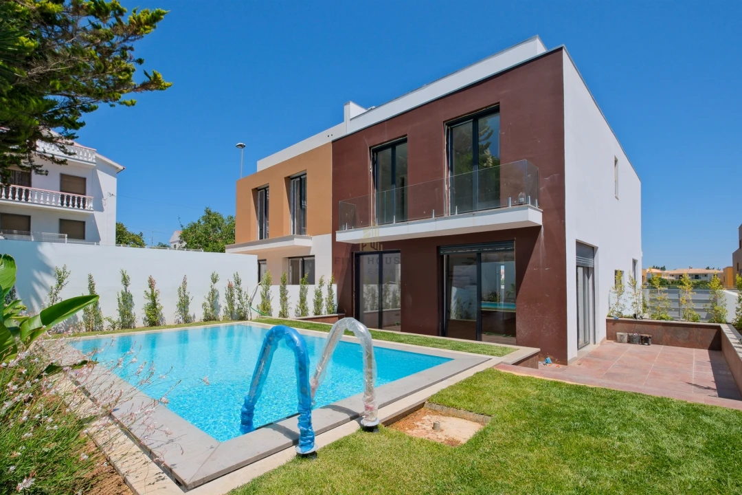 Moradia T3 para Venda em Alcabideche Foto 33