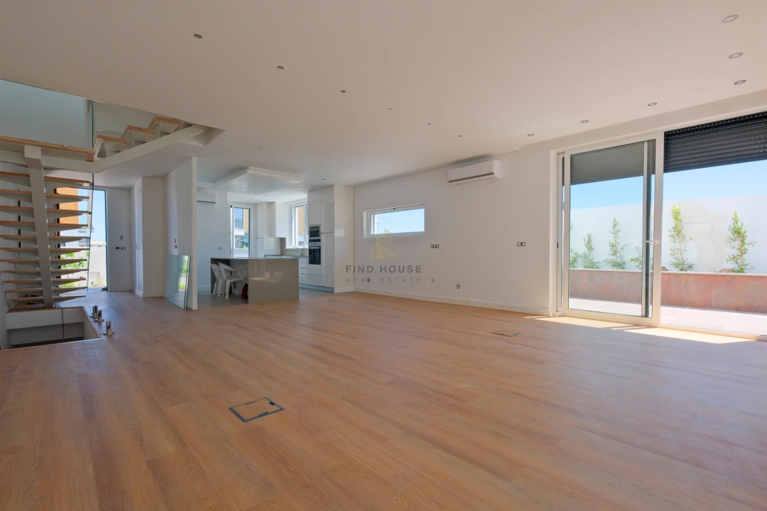 Moradia T3 para Venda em Alcabideche Foto 5