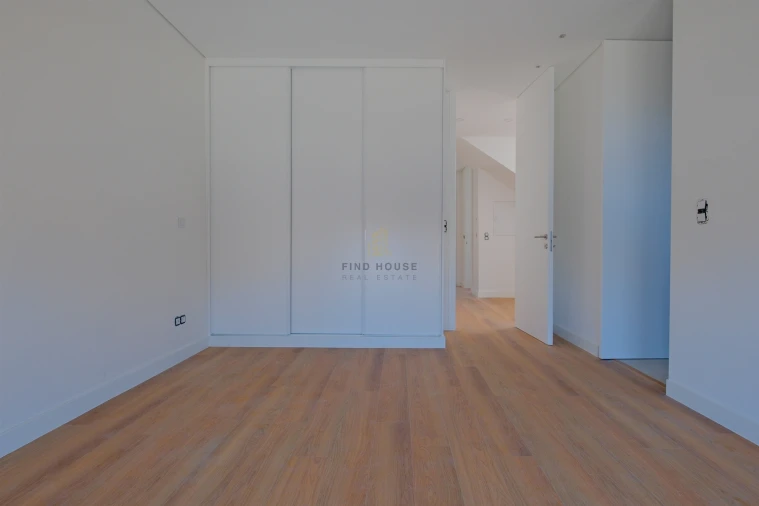 Moradia T3 para Venda em Alcabideche Foto 15