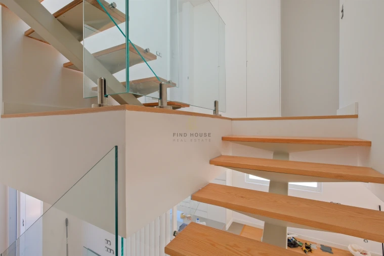 Moradia T3 para Venda em Alcabideche Foto 12