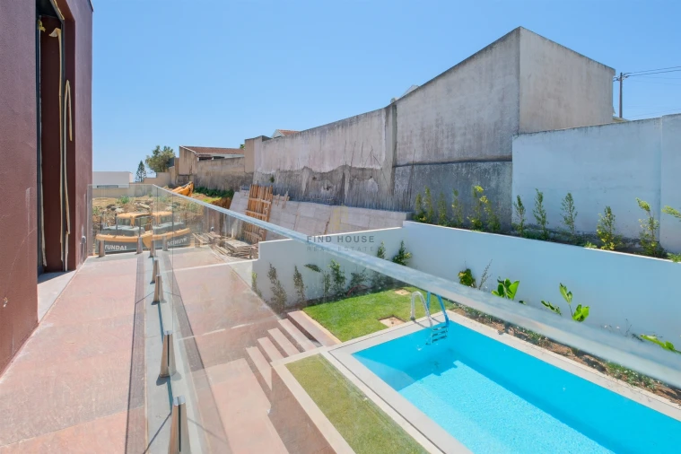 Moradia T3 para Venda em Alcabideche Foto 29