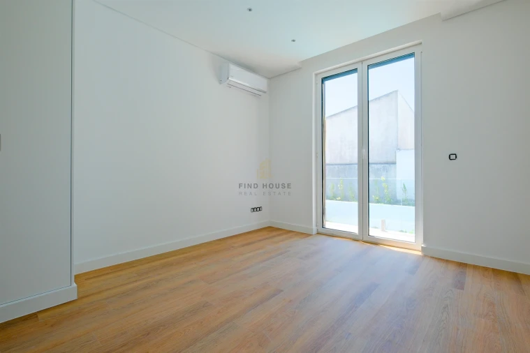 Moradia T3 para Venda em Alcabideche Foto 24