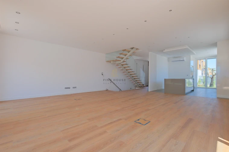 Moradia T3 para Venda em Alcabideche Foto 7