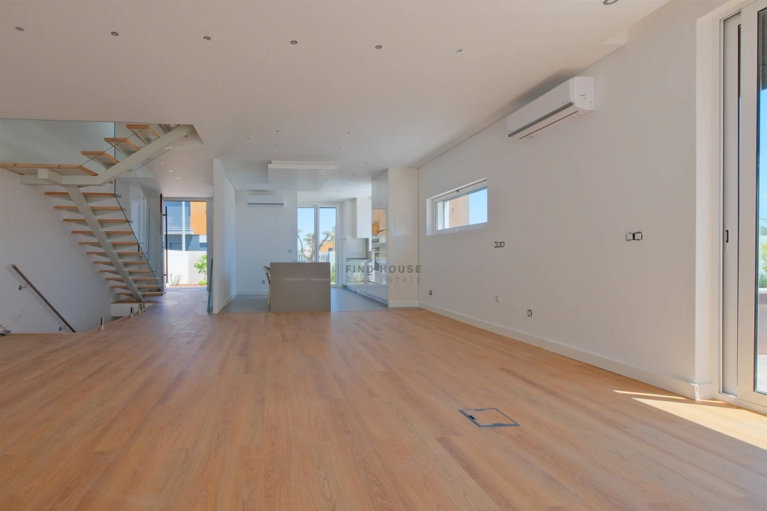 Moradia T3 para Venda em Alcabideche Foto 6