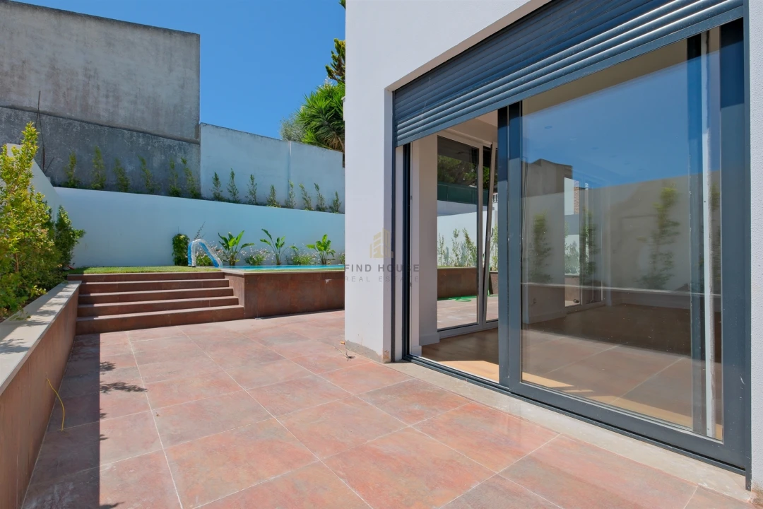 Moradia T3 para Venda em Alcabideche Foto 32