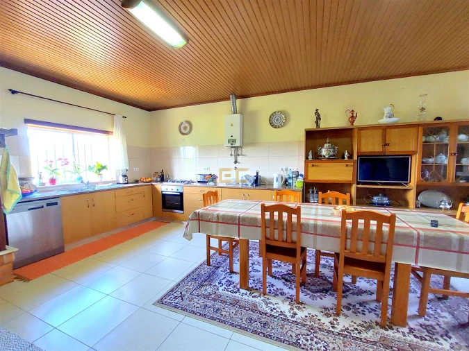 Prédio para Venda em Carriço Foto 13