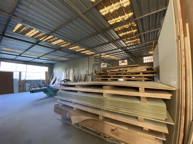 Armazém para Venda em Regueira de Pontes Foto 14