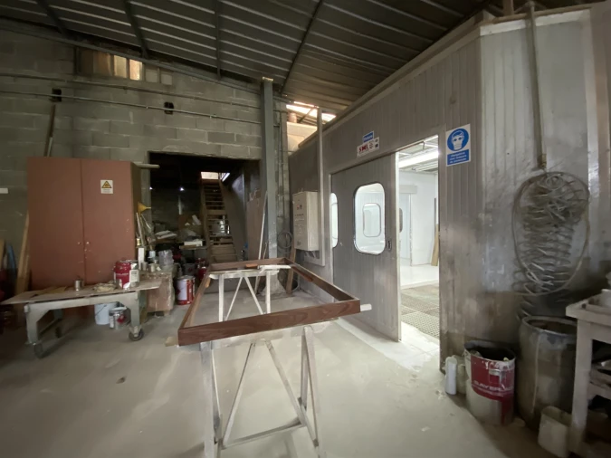 Armazém para Venda em Regueira de Pontes Foto 10