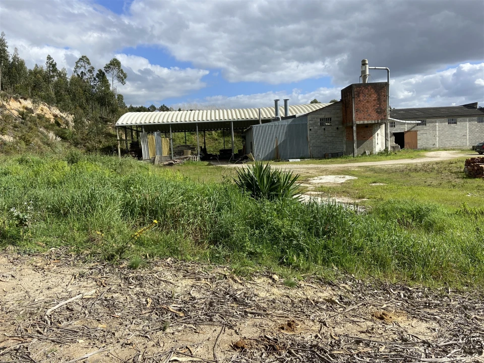 Armazém para Venda em Regueira de Pontes Foto 5