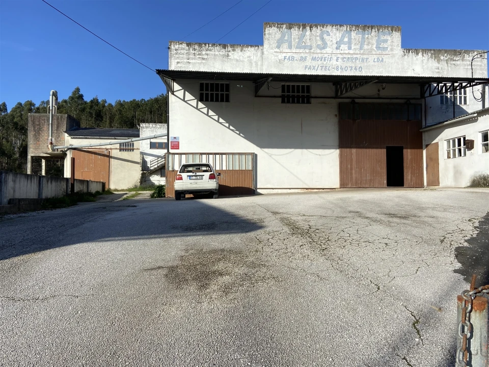 Armazém para Venda em Regueira de Pontes Foto 2