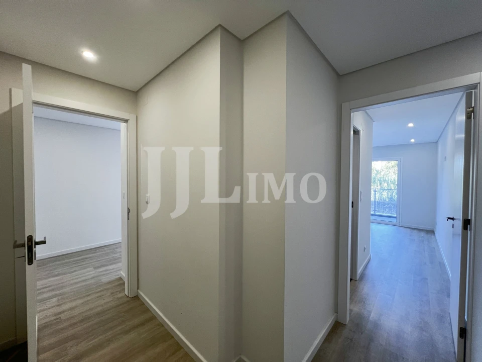 Apartamento T3 para Venda em Carcavelos e Parede Foto 21