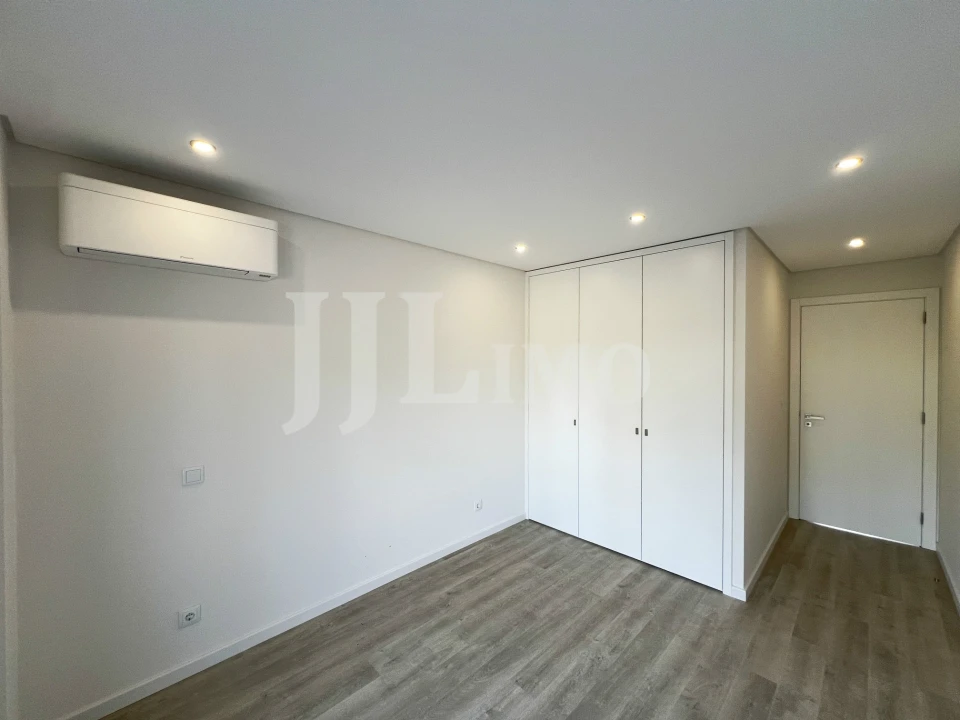 Apartamento T3 para Venda em Carcavelos e Parede Foto 36