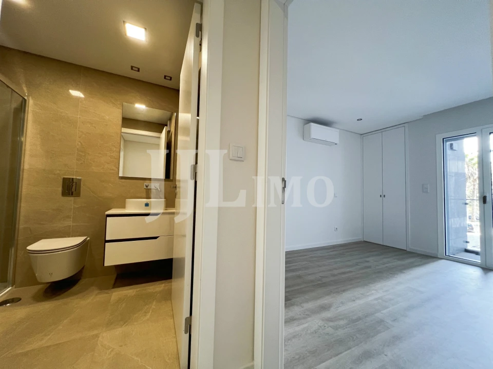 Apartamento T3 para Venda em Carcavelos e Parede Foto 30