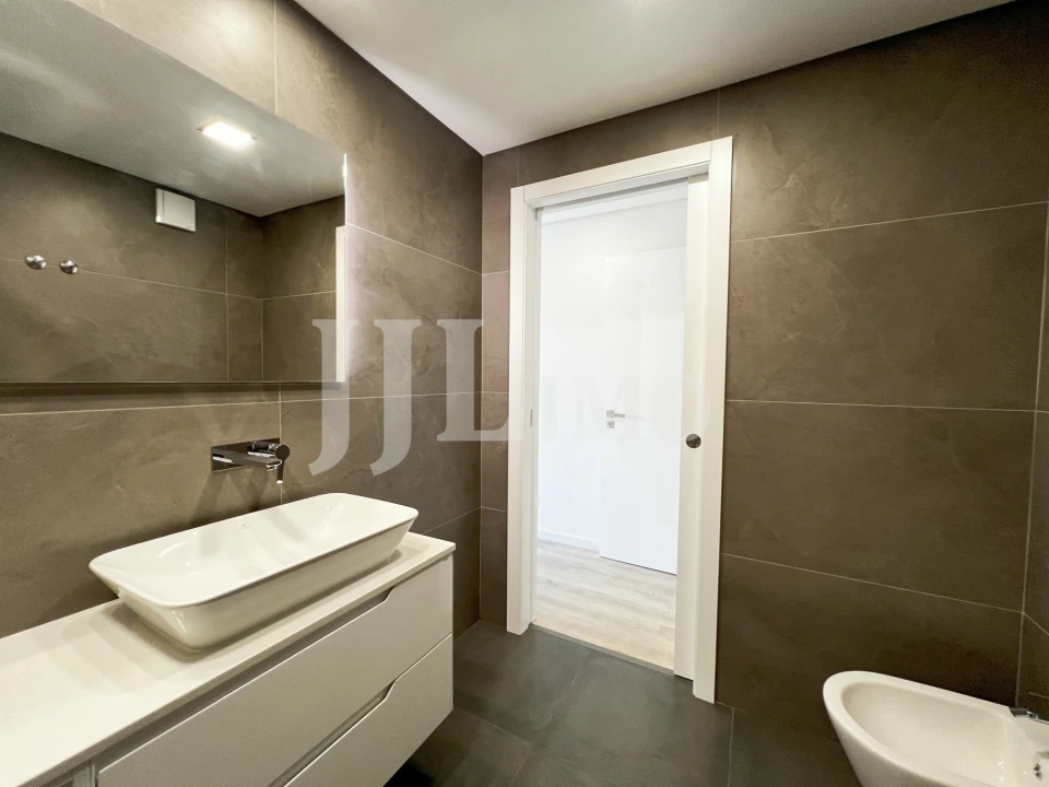 Apartamento T3 para Venda em Carcavelos e Parede Foto 27