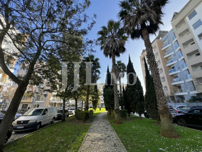 Apartamento T3 para Venda em Carcavelos e Parede Foto 48