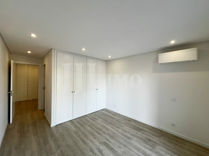 Apartamento T3 para Venda em Carcavelos e Parede Foto 25