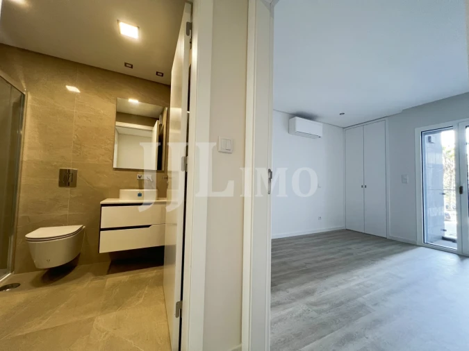 Apartamento T3 para Venda em Carcavelos e Parede Foto 30