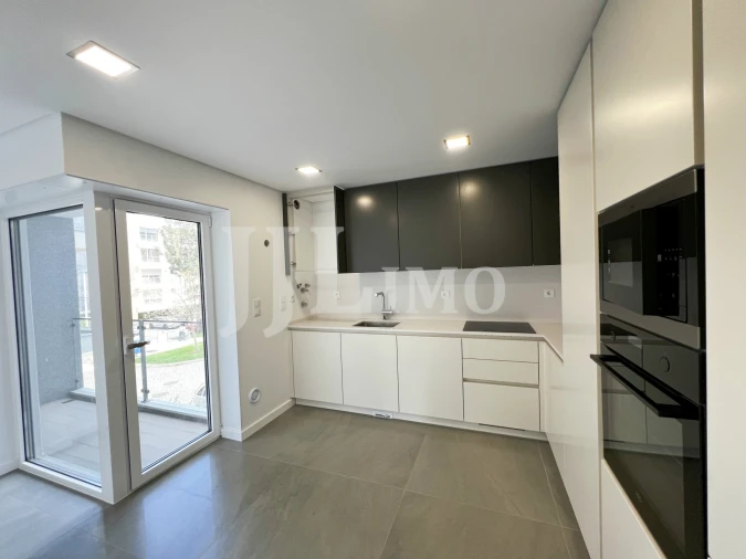 Apartamento T3 para Venda em Carcavelos e Parede Foto 9