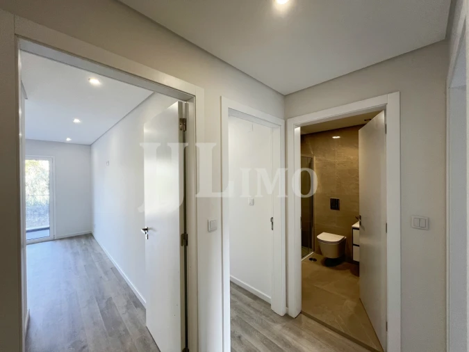 Apartamento T3 para Venda em Carcavelos e Parede Foto 22