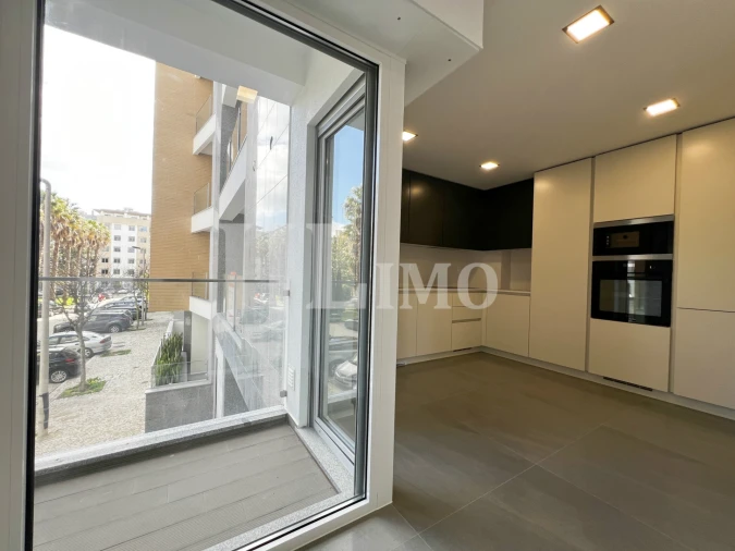 Apartamento T3 para Venda em Carcavelos e Parede Foto 11