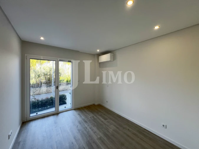 Apartamento T3 para Venda em Carcavelos e Parede Foto 35