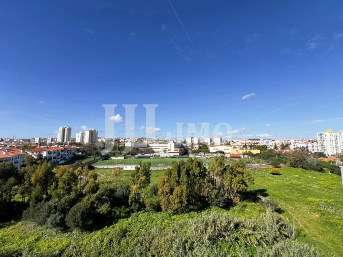 Apartamento T3 para Venda em Carcavelos e Parede Foto 41