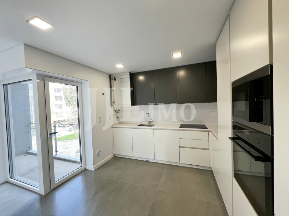 Apartamento T3 para Venda em Carcavelos e Parede Foto 9