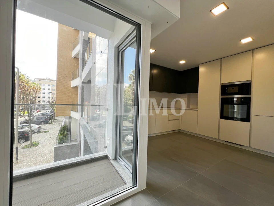 Apartamento T3 para Venda em Carcavelos e Parede Foto 11